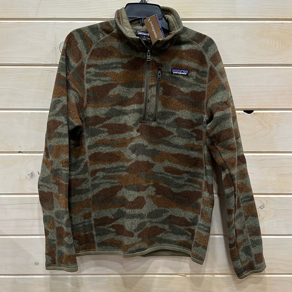 NWT! Men’s CAMO small Patagonia
